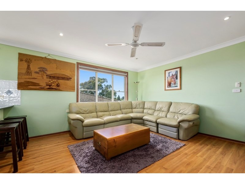 20 Wybalena Avenue, Koonawarra NSW 2530