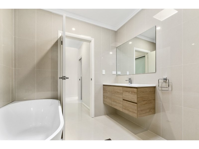 21 Brooks Terrace, Kanahooka NSW 2530