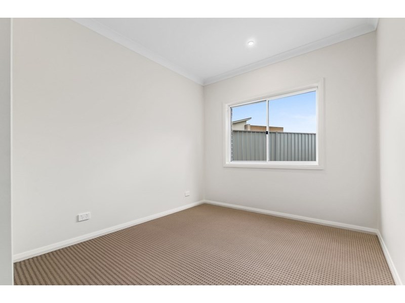 21 Brooks Terrace, Kanahooka NSW 2530