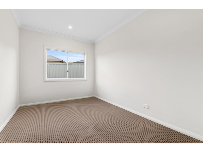 21 Brooks Terrace, Kanahooka NSW 2530