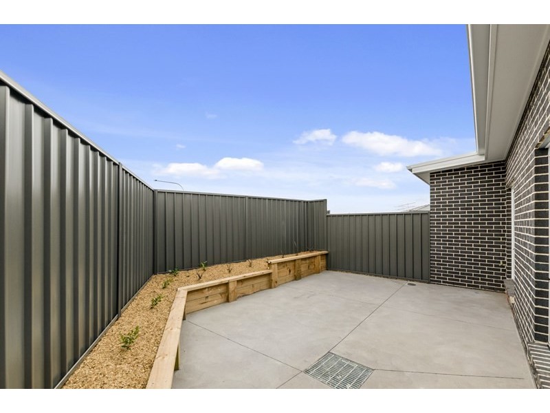 21 Brooks Terrace, Kanahooka NSW 2530