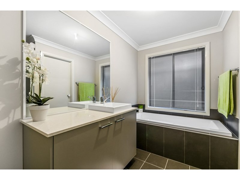 13 Wholahan Street, Horsley NSW 2530