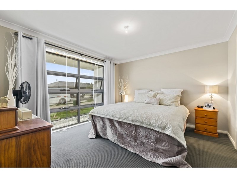 13 Wholahan Street, Horsley NSW 2530