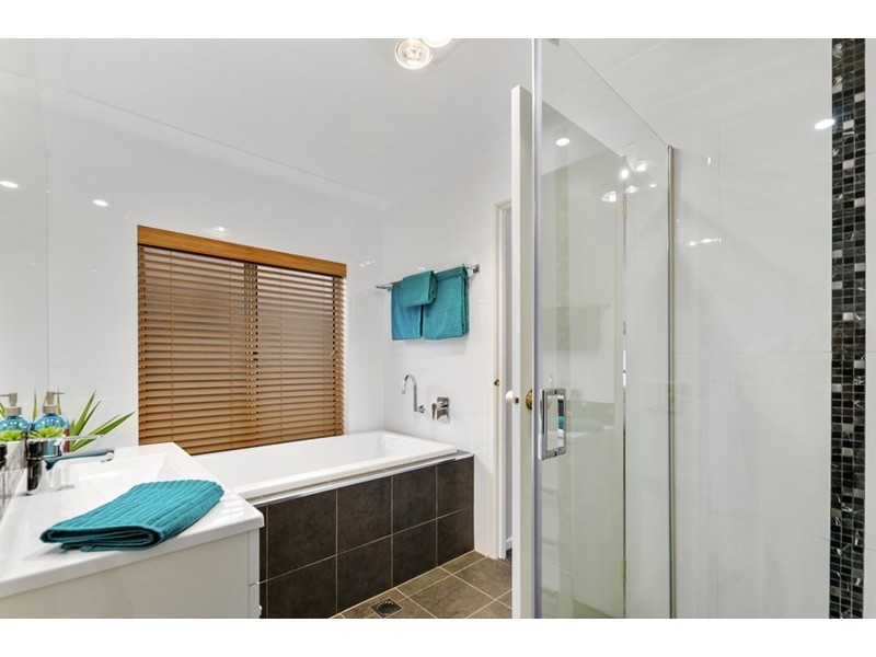 27 Karara Avenue, Horsley NSW 2530