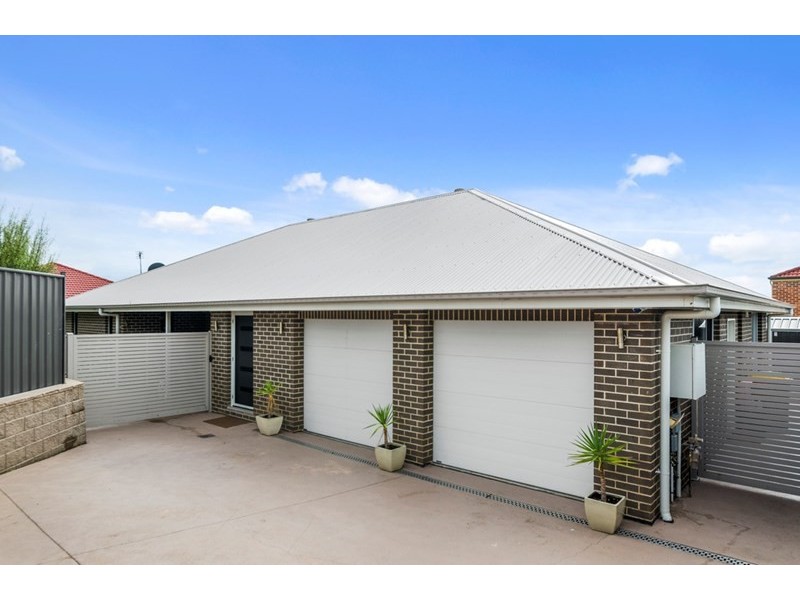 11 Spears Place, Horsley NSW 2530