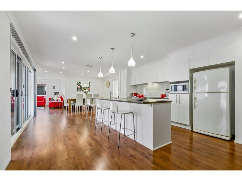 11 Spears Place, Horsley NSW 2530