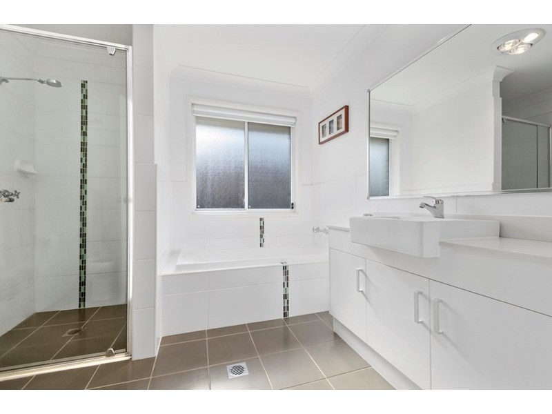 11 Spears Place, Horsley NSW 2530