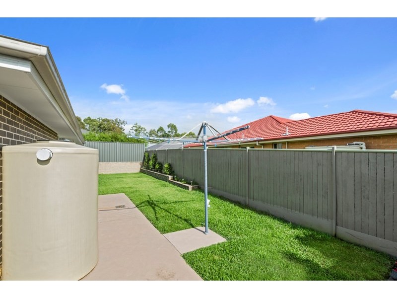 11 Spears Place, Horsley NSW 2530