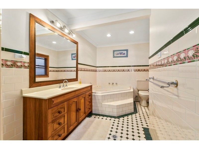 1 Black Street, Albion Park Rail NSW 2527