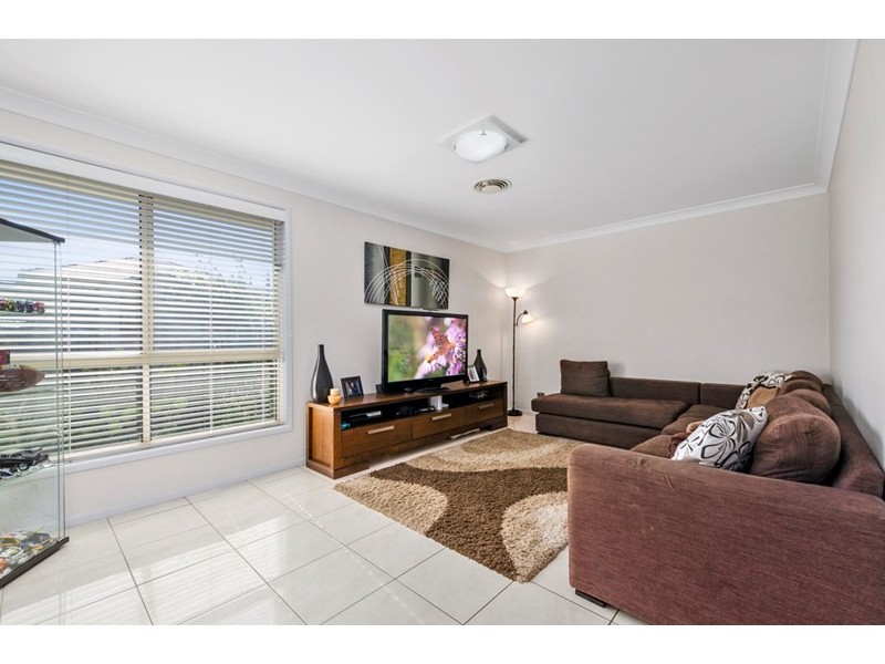 1 Penterong Way, Haywards Bay NSW 2530