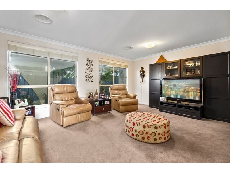 1 Penterong Way, Haywards Bay NSW 2530