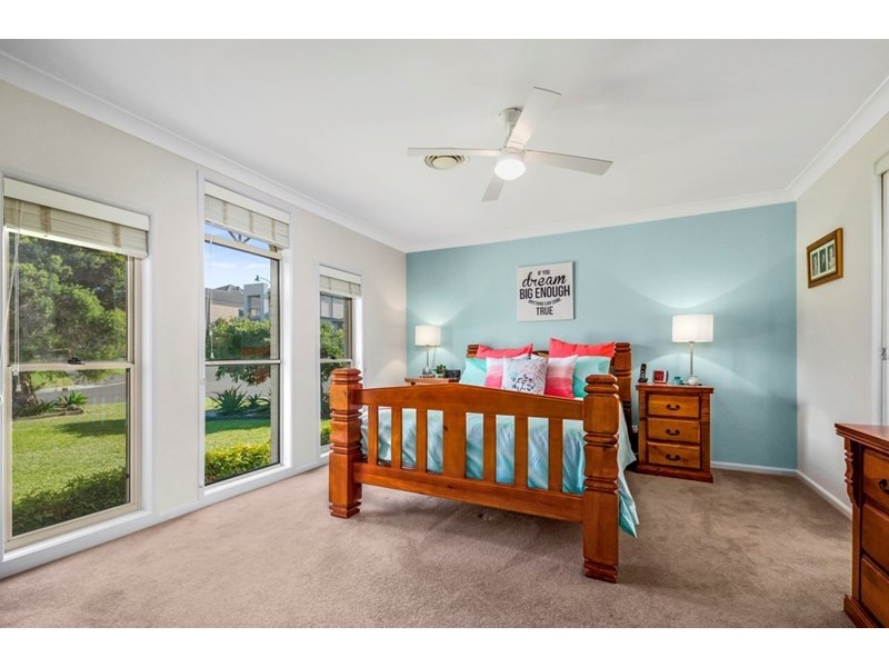 1 Penterong Way, Haywards Bay NSW 2530