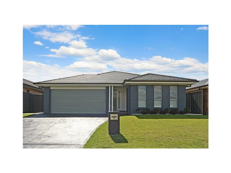 9 Bayview Avenue, Haywards Bay NSW 2530