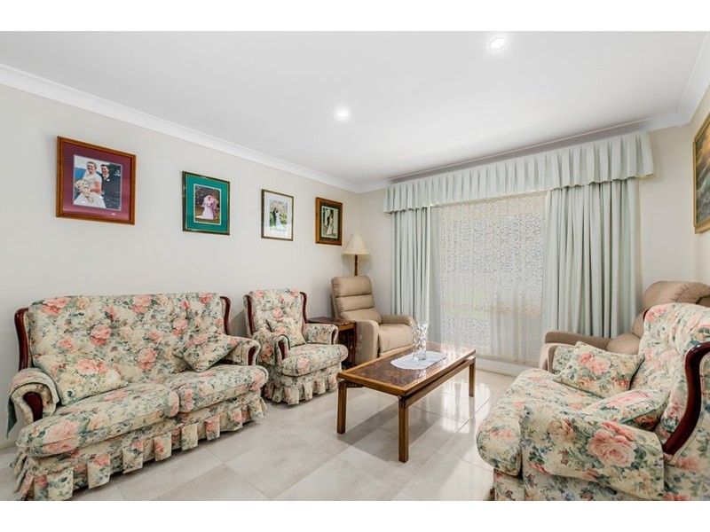 1 Ashbury Avenue, Horsley NSW 2530