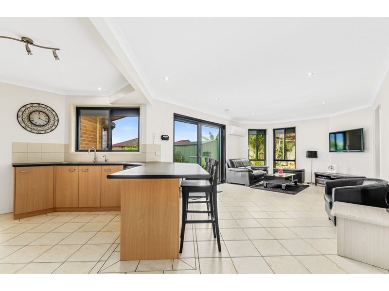 77 Robins Creek Drive, Horsley NSW 2530