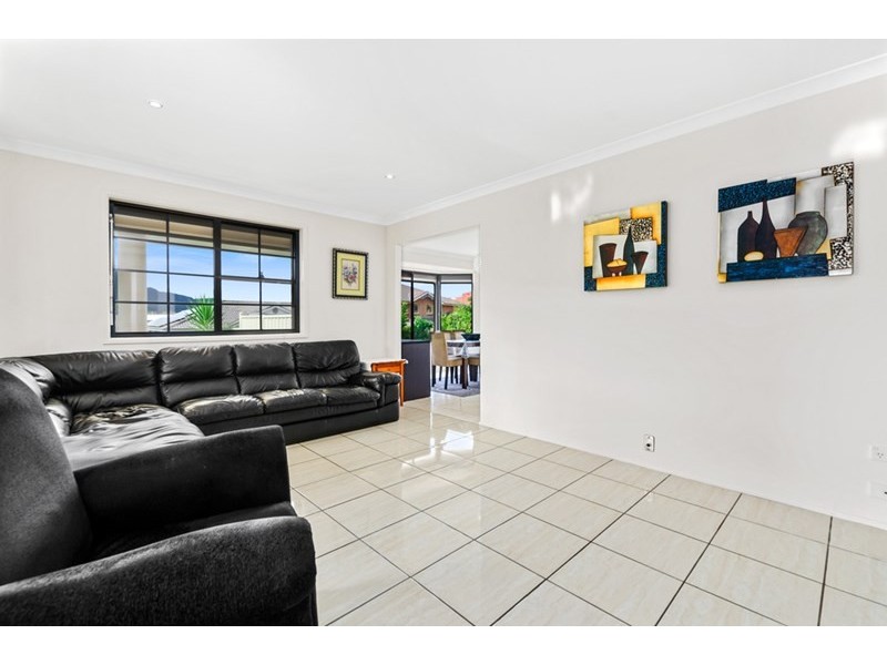 77 Robins Creek Drive, Horsley NSW 2530