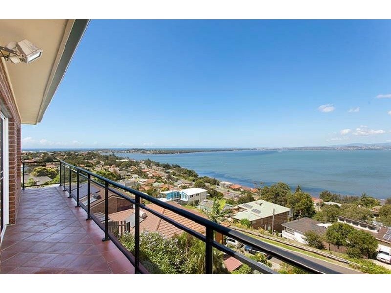 40 Hassan Street, Lake Heights NSW 2502