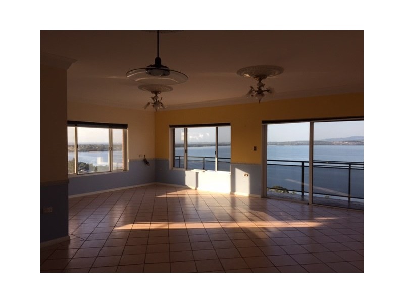 40 Hassan Street, Lake Heights NSW 2502