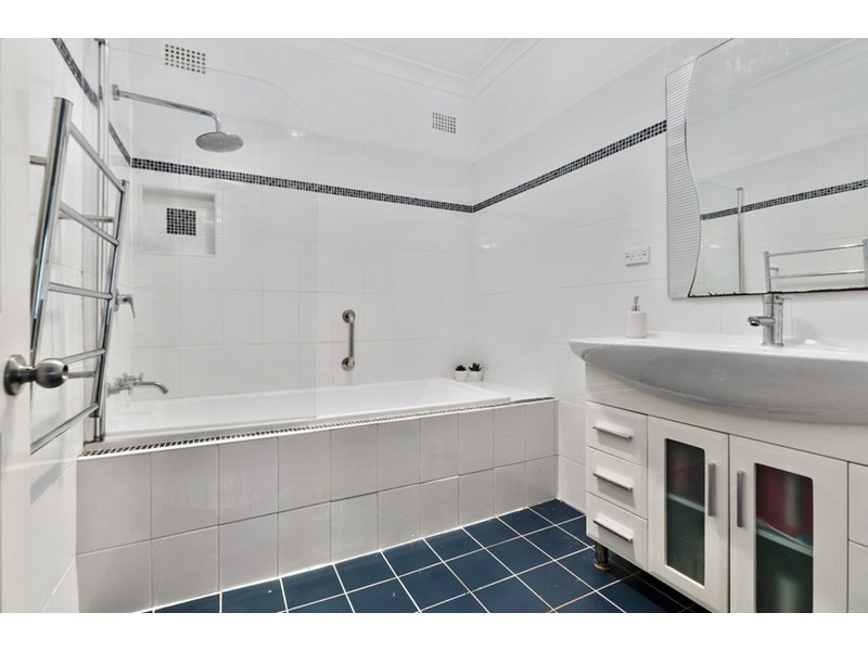 6 Laver Road, Dapto NSW 2530