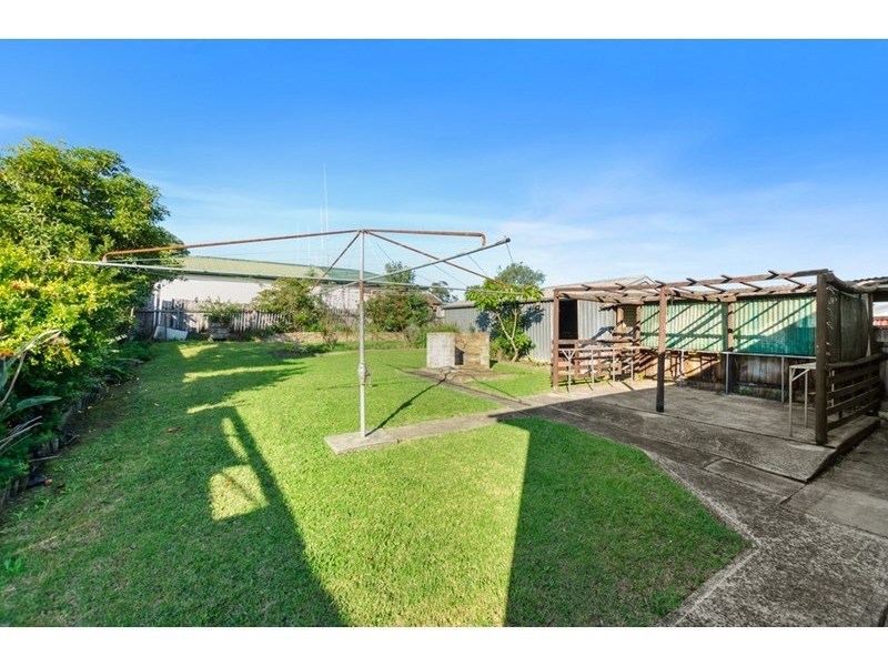 33 Essex Street, Berkeley NSW 2506