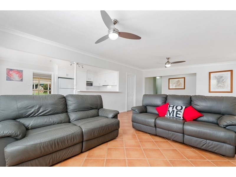 33 Elouera Crescent, Kanahooka NSW 2530