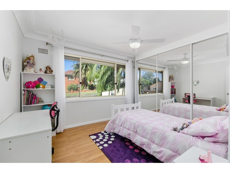 33 Elouera Crescent, Kanahooka NSW 2530