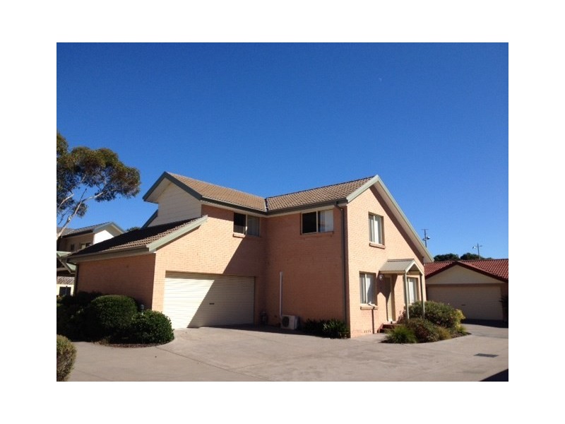 7/4 Forest Grove Drive, Kanahooka NSW 2530