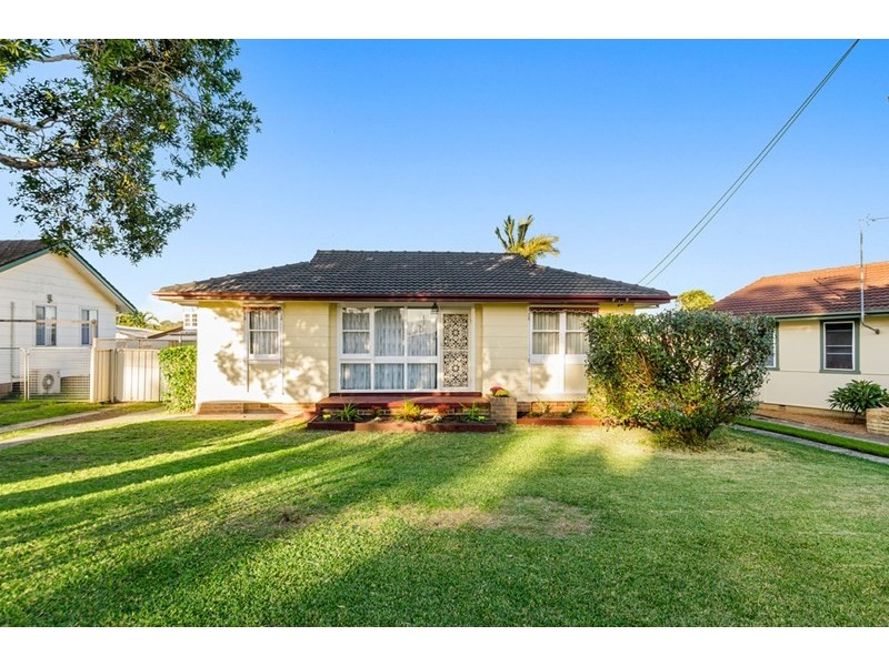 49 Eleebana Crescent, Koonawarra NSW 2530