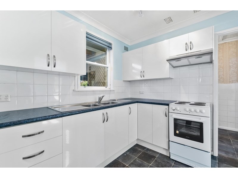 49 Eleebana Crescent, Koonawarra NSW 2530