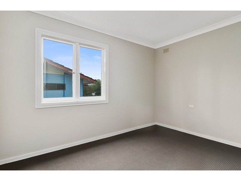 15 Kurrawa Crescent, Koonawarra NSW 2530