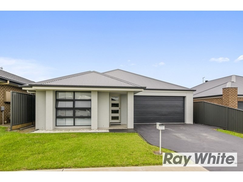 13 Wholahan Avenue, Horsley NSW 2530