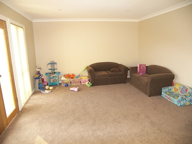 61 Noble Road, Albion Park NSW 2527