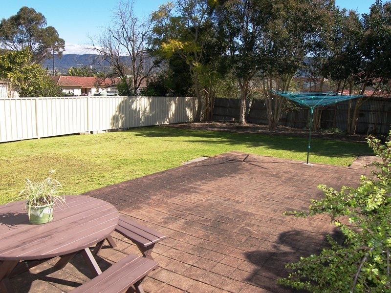 76 Yalunga Street, Dapto NSW 2530