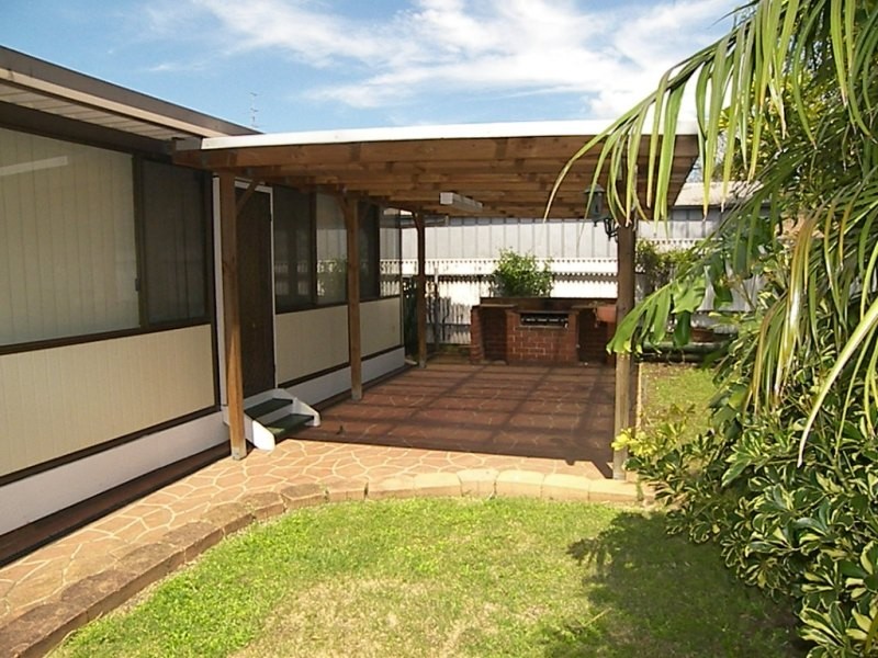 8 Billabong Avenue, Dapto NSW 2530