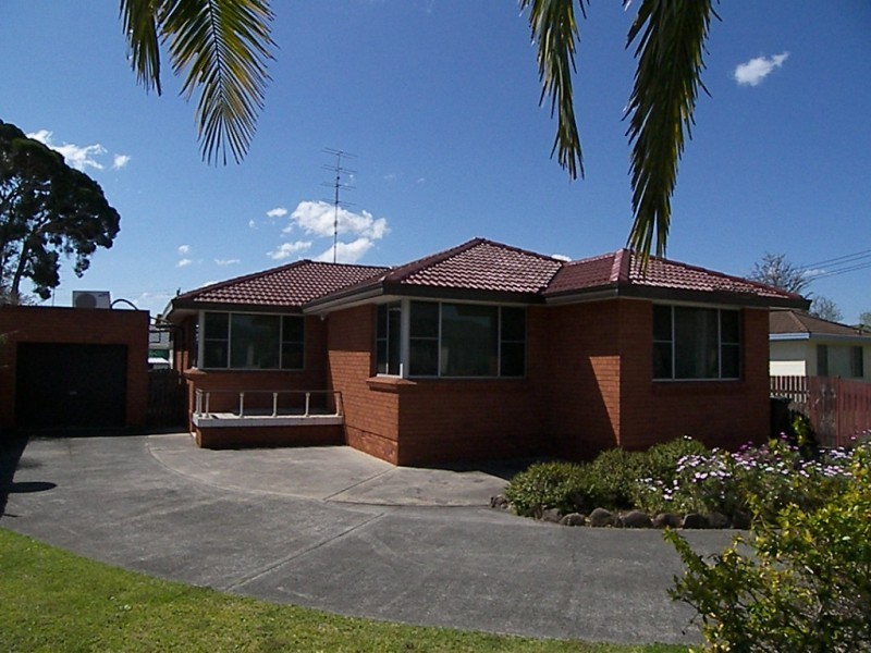 18 Craig Crescent, Dapto NSW 2530