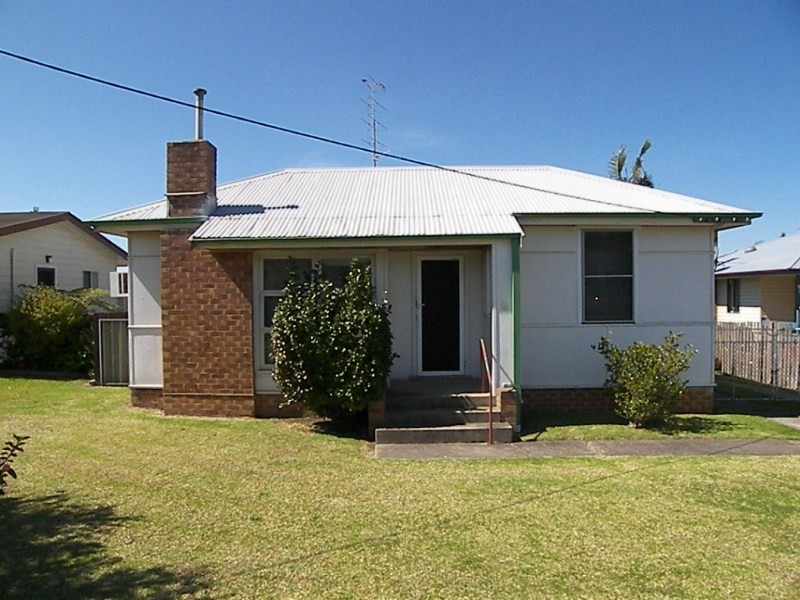 14 Graham Street, Unanderra NSW 2526