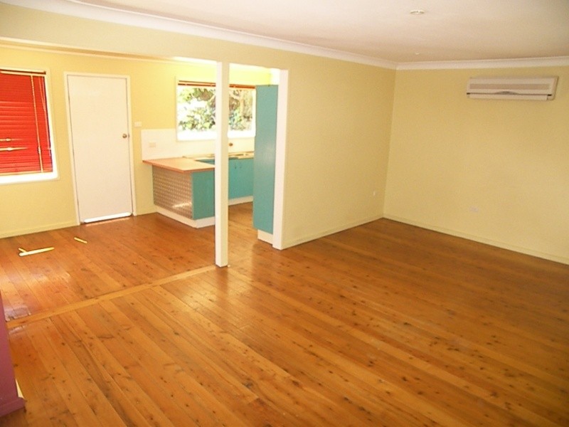 10 Robert Street, Kanahooka NSW 2530