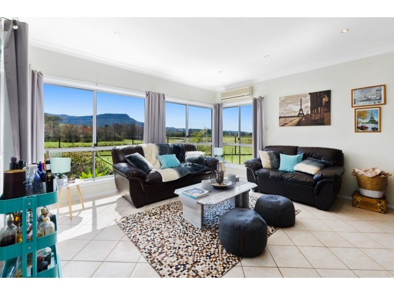 14 Barham Place, Horsley NSW 2530