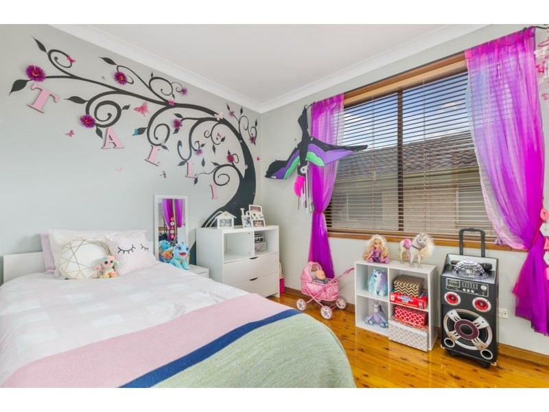 57 Edgeworth Avenue, Kanahooka NSW 2530