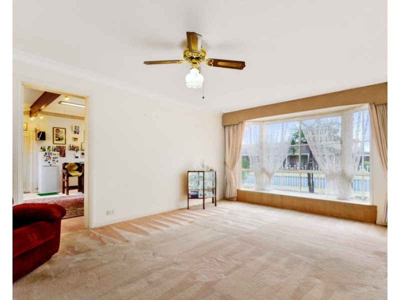 2 Windsor Crescent, Brownsville NSW 2530