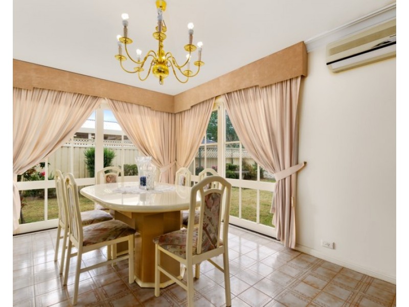 2 Windsor Crescent, Brownsville NSW 2530
