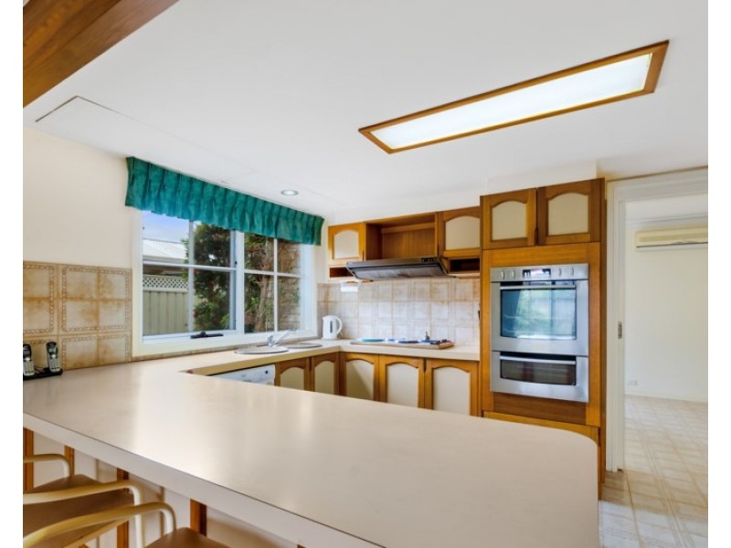 2 Windsor Crescent, Brownsville NSW 2530