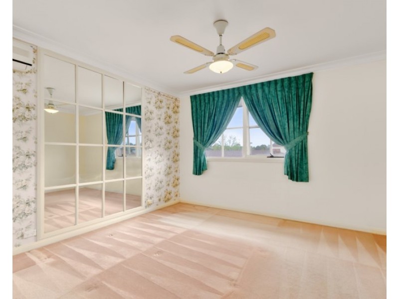 2 Windsor Crescent, Brownsville NSW 2530