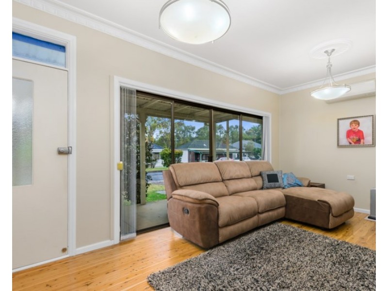 2 Cambridge Road, Dapto NSW 2530