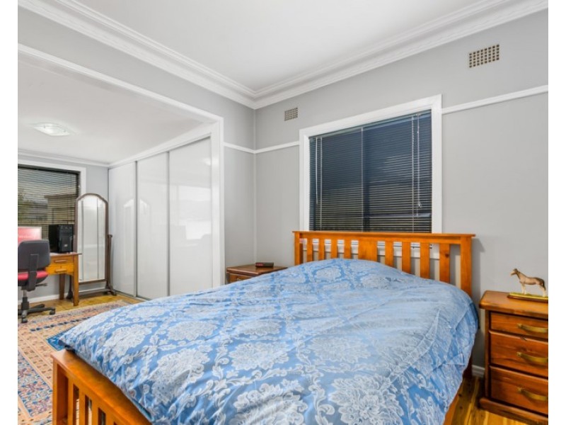 2 Cambridge Road, Dapto NSW 2530