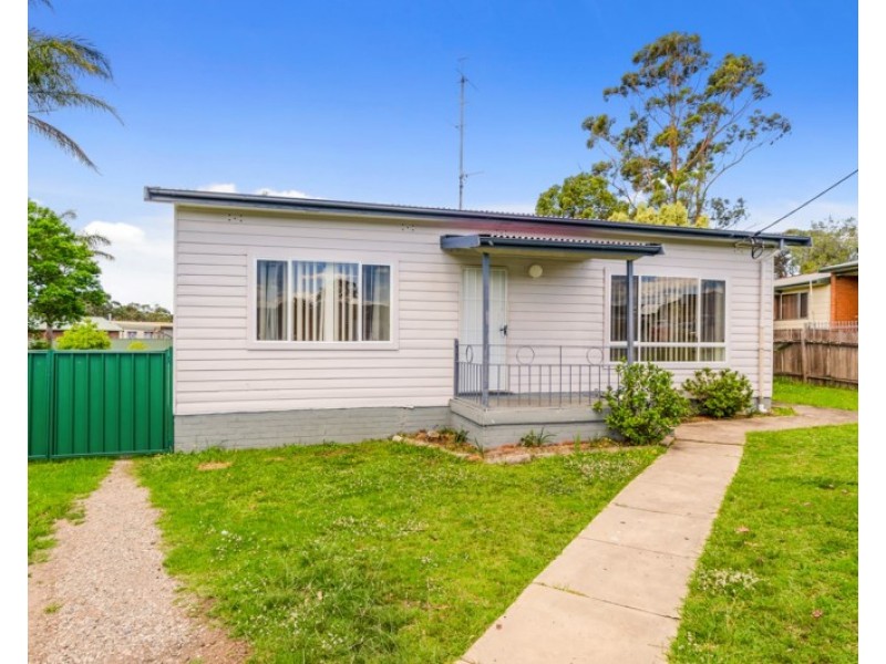 4 Heininger Street, Dapto NSW 2530