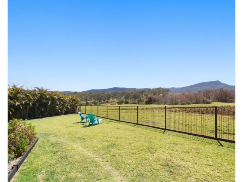 14 Barham Place, Horsley NSW 2530