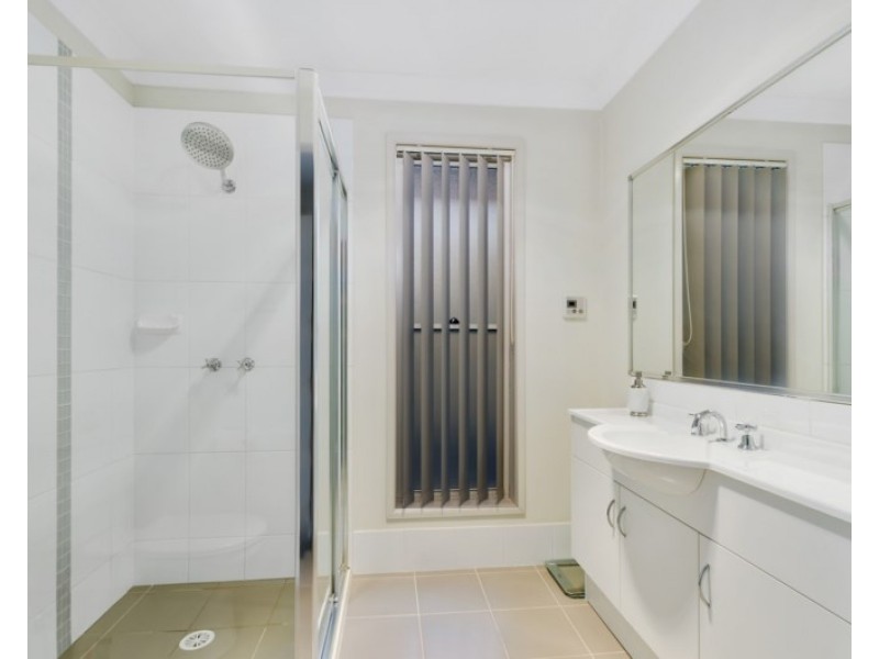 6 McLeod Place, Horsley NSW 2530