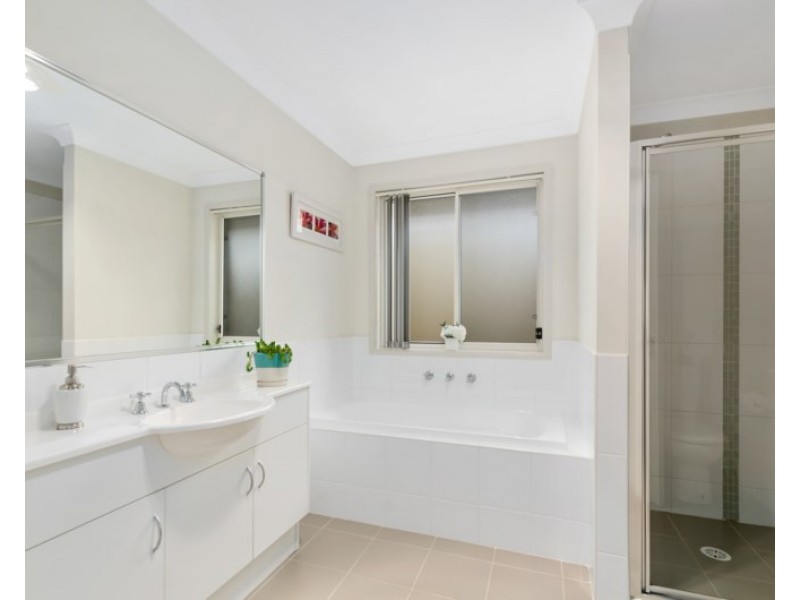 6 McLeod Place, Horsley NSW 2530