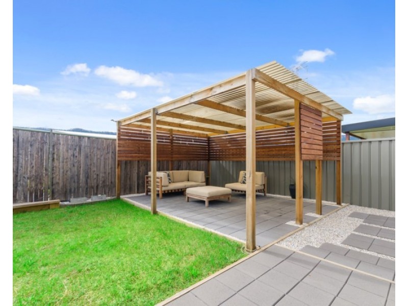 6 McLeod Place, Horsley NSW 2530